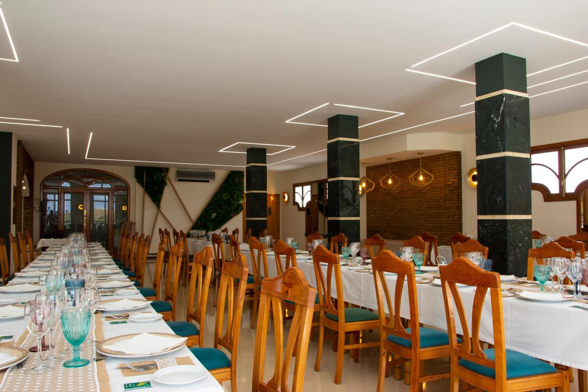 Hostal Restaurante El Cary Montemayor Esterno foto